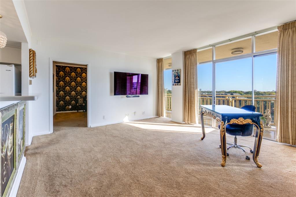 6211 W Northwest Highway 503