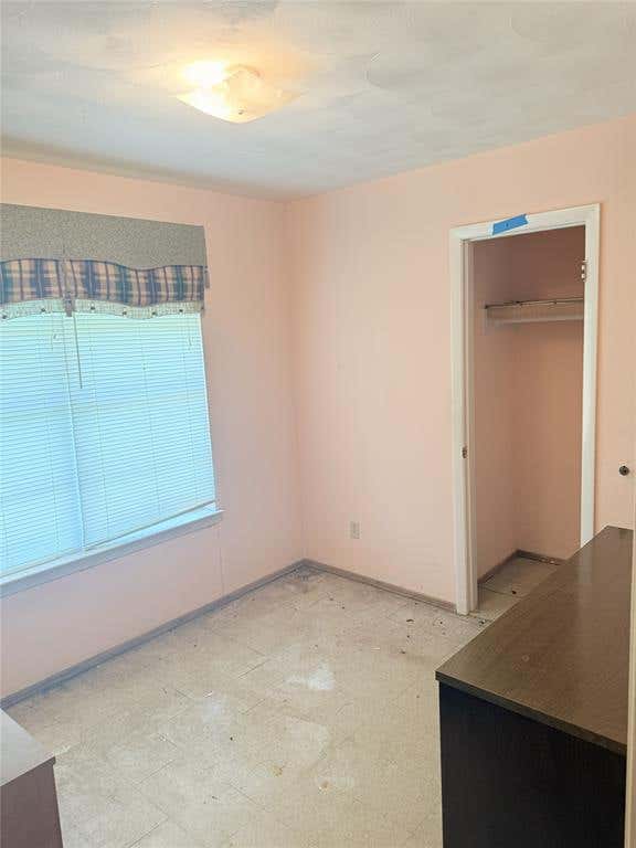 Photo of 2613 Syracuse Drive, Irving, TX 75062 (MLS # 21342391)