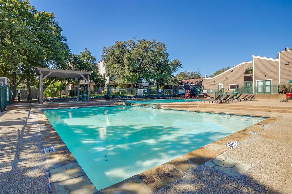 Arlington Oaks Condo - Residential