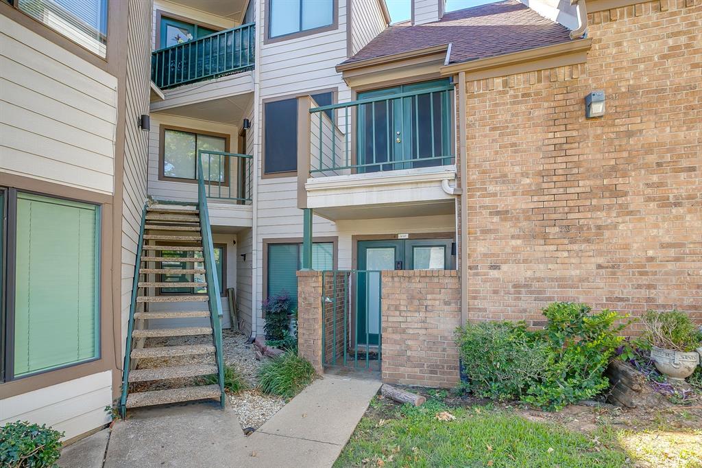 Arlington Oaks Condo - Residential