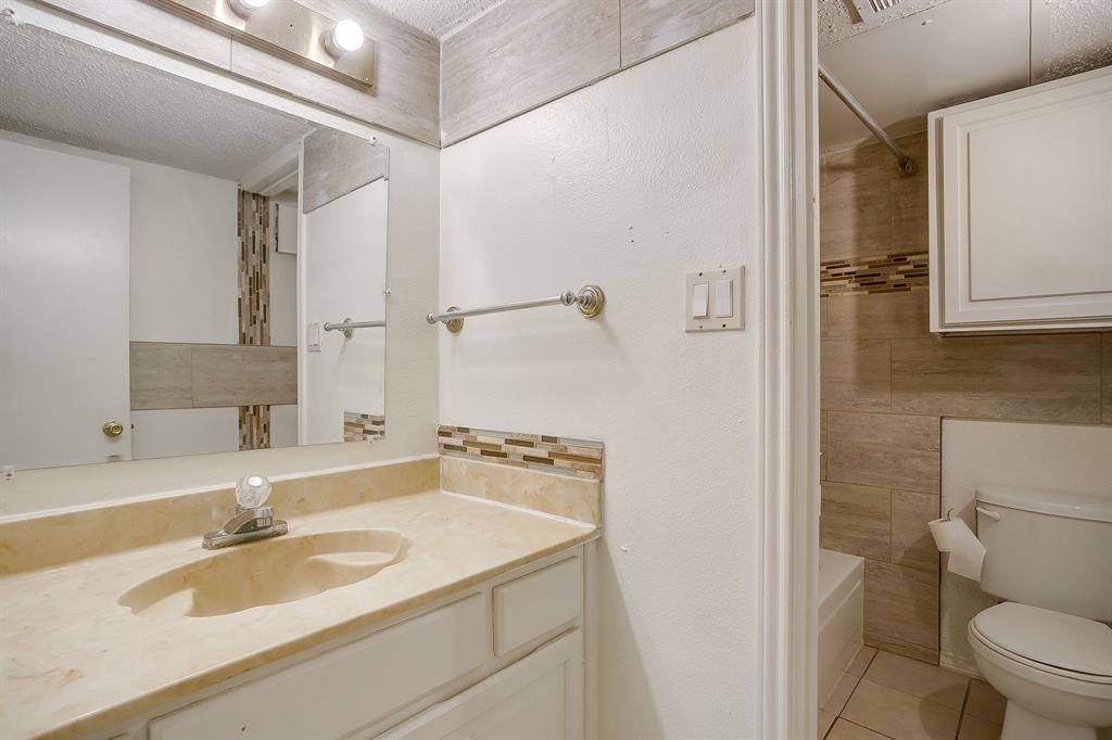 Arlington Oaks Condo - Residential