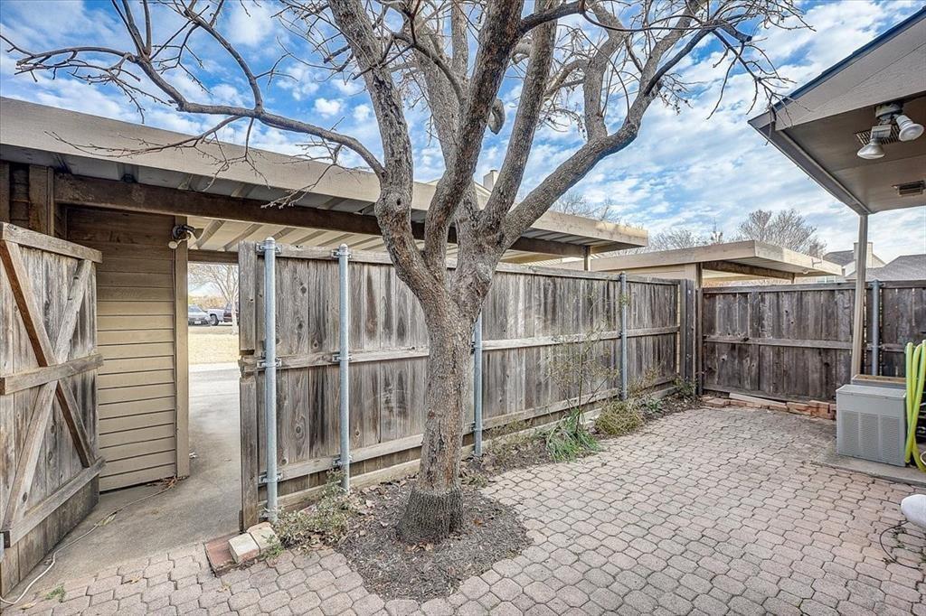 Creekbend Twnhms Add Ph I - Residential Lease