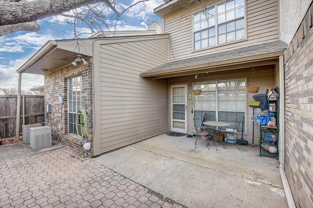 Creekbend Twnhms Add Ph I - Residential Lease