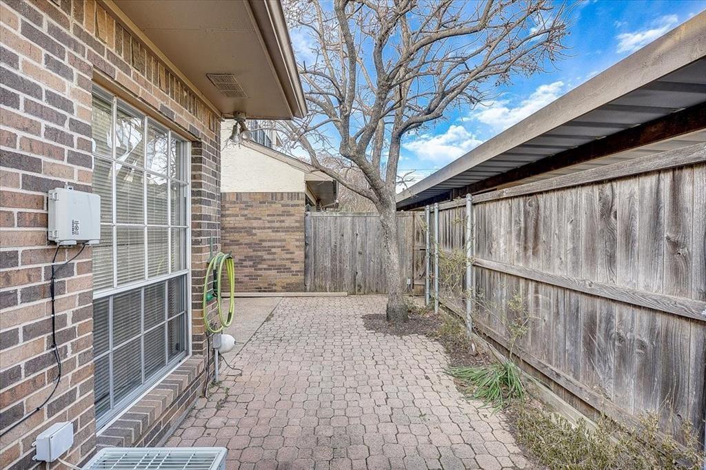 Creekbend Twnhms Add Ph I - Residential Lease