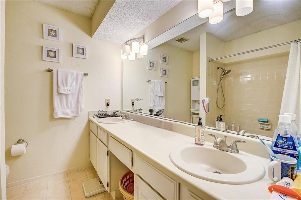 Creekbend Twnhms Add Ph I - Residential Lease