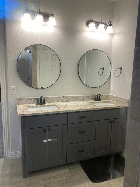 Tiny photo for 924 S Frances Street, Terrell, TX 75160 (MLS # 21384966)