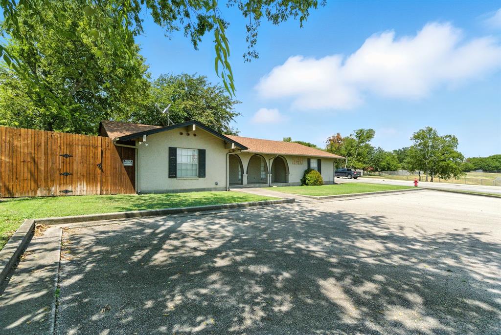 725 Red Oak Lane