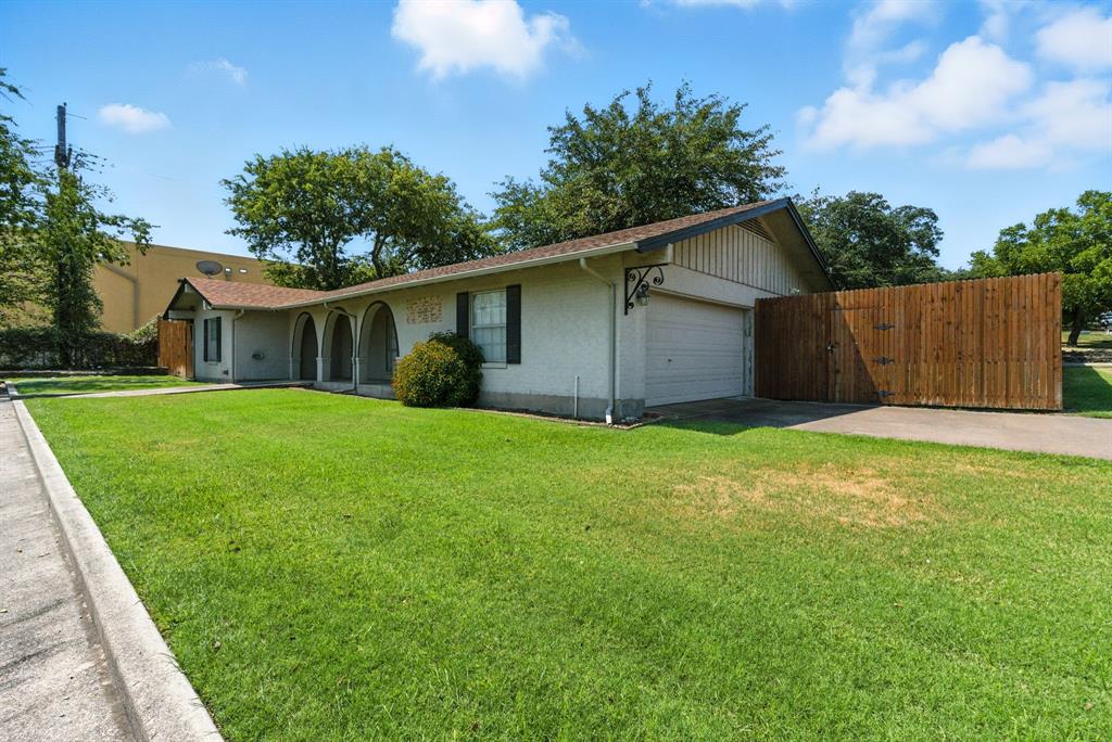 725 Red Oak Lane