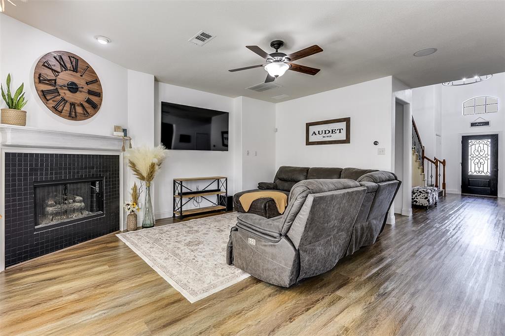 712 Saddleway Drive