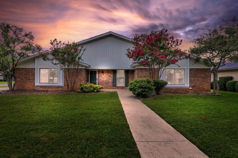 Photo of 5501 Wood View Street, North Richland Hills, TX 76180 (MLS # 21321231)