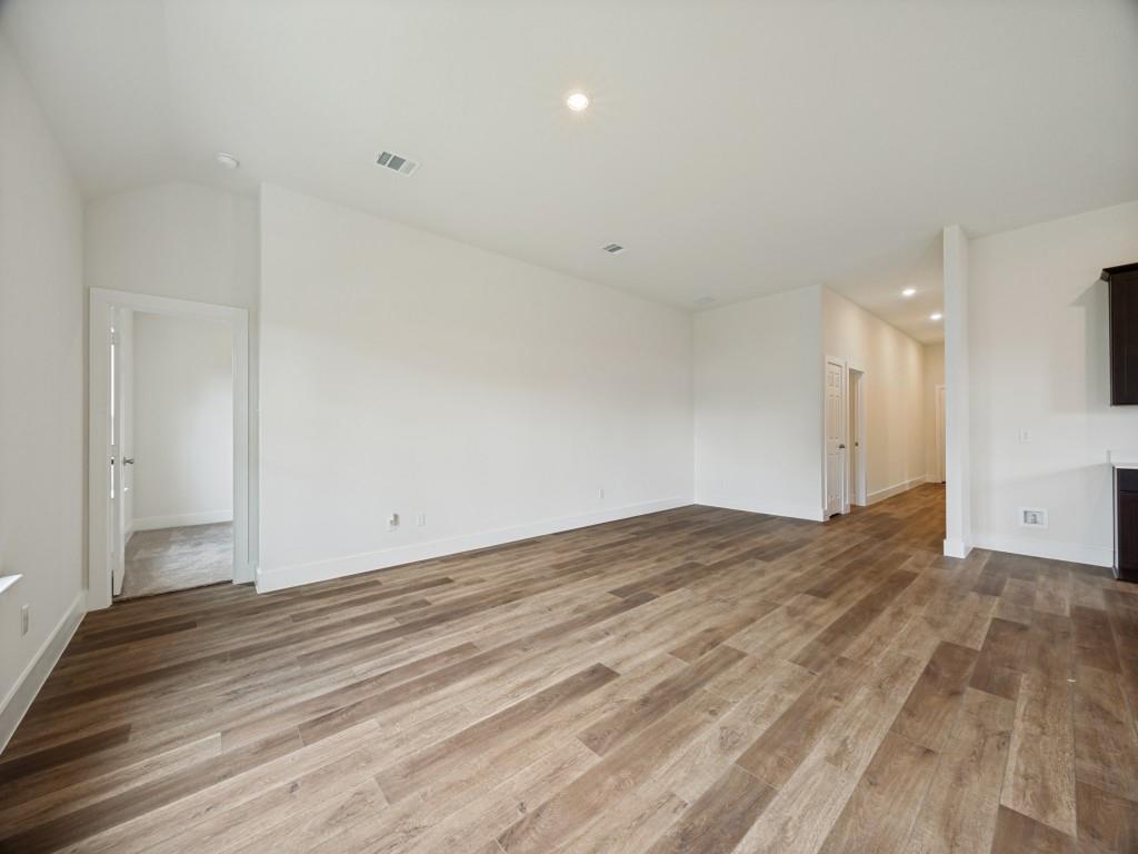 2411 Stonebriar Ln