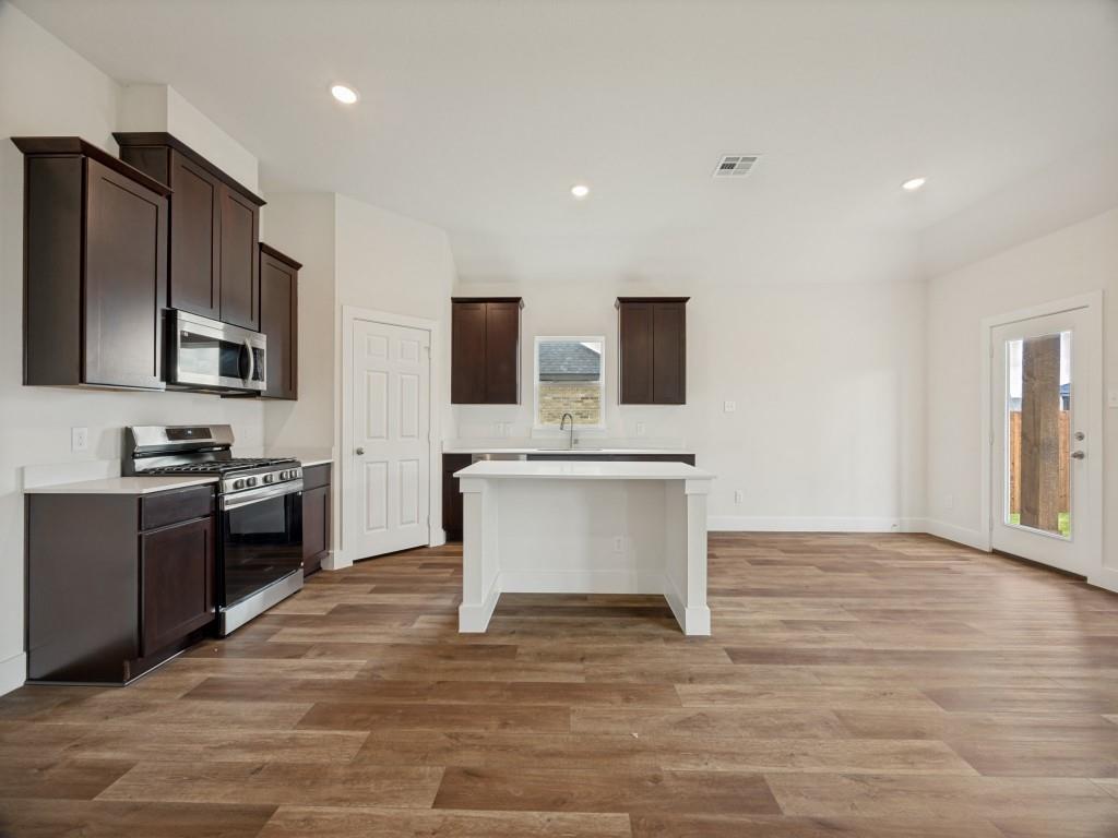 2411 Stonebriar Ln