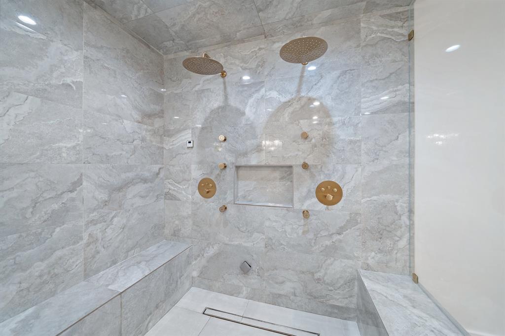 CANYON CREEK COUNTRY CLUB - Residential