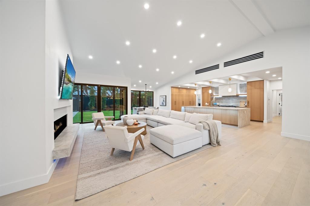 CANYON CREEK COUNTRY CLUB - Residential