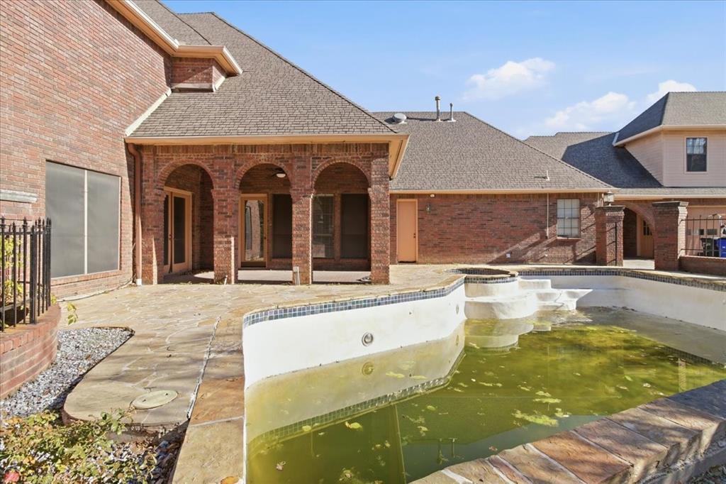 Woodland Hills Colleyville - Residential