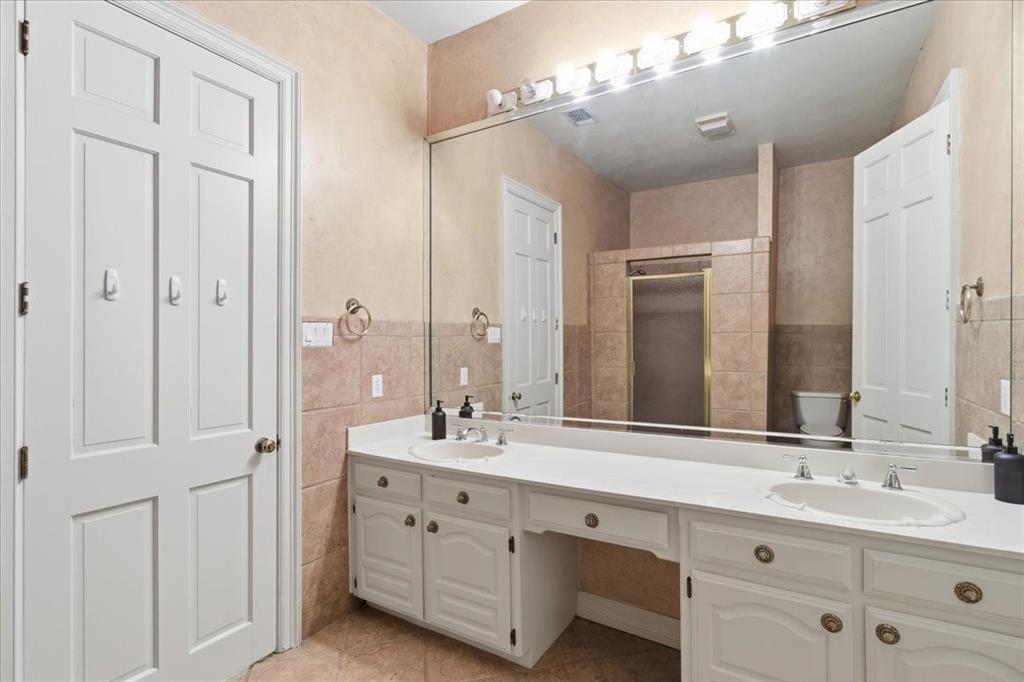 Woodland Hills Colleyville - Residential