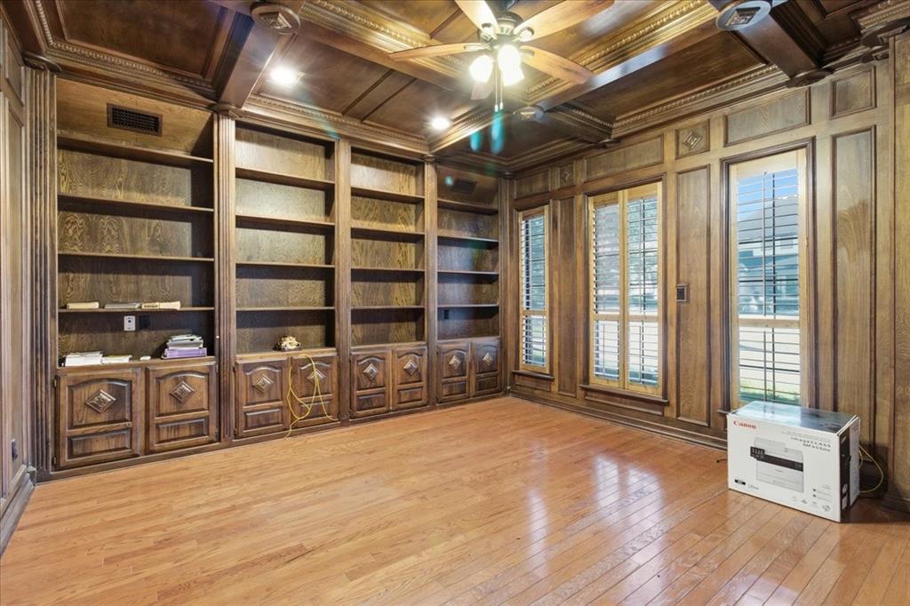 Woodland Hills Colleyville - Residential