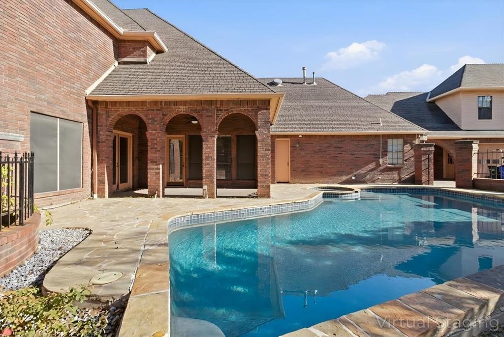 Woodland Hills Colleyville - Residential