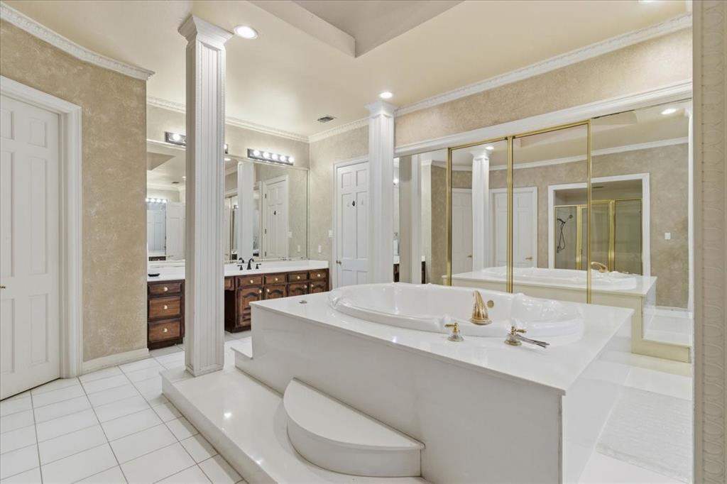 Woodland Hills Colleyville - Residential