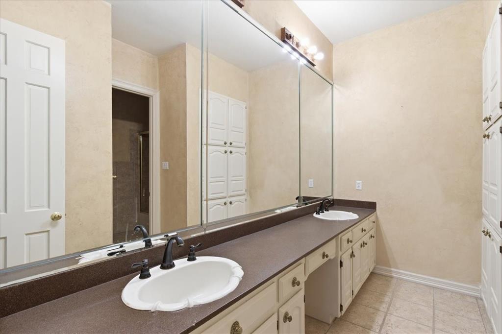 Woodland Hills Colleyville - Residential