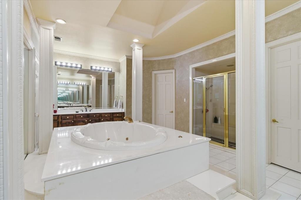 Woodland Hills Colleyville - Residential