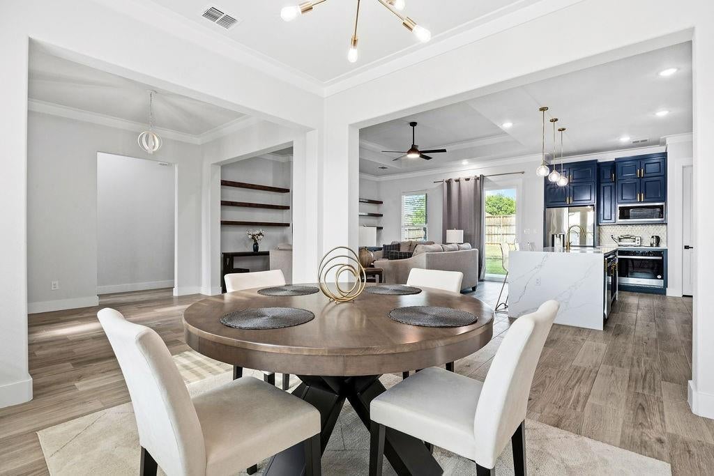 5637 Pollys Way