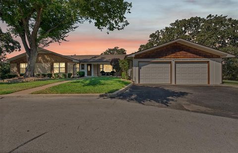 700 Wyche Court Burleson TX 76028
