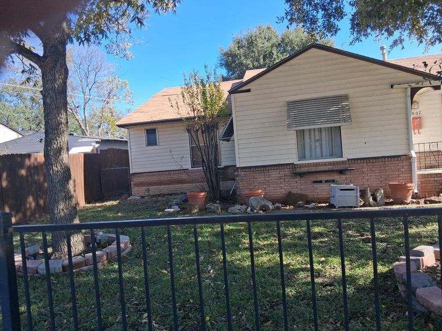 This 3-bedroom, 2-bath home is a fantastic fixer-upper opportunity with tons of potential. Perfect for investors, flippers, or buyers looking to add their personal touch, the property offers a solid layout, spacious living areas, and a great foundation to renovate and customize. Conveniently located in Fort Worth near major roads, shopping, and dining. With the right vision, this home can truly shine, don’t miss this value-add opportunity!