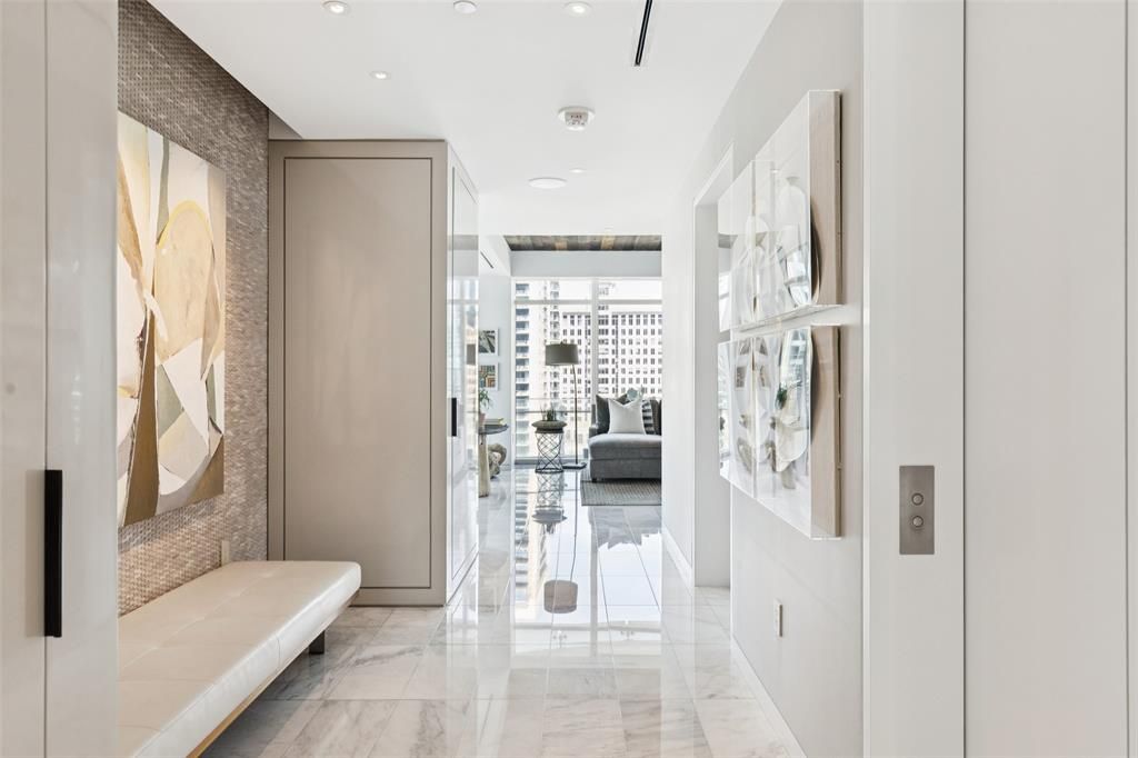 Photo for 1918 Olive Street #1201, Dallas, TX 75201 (MLS # 21045137)