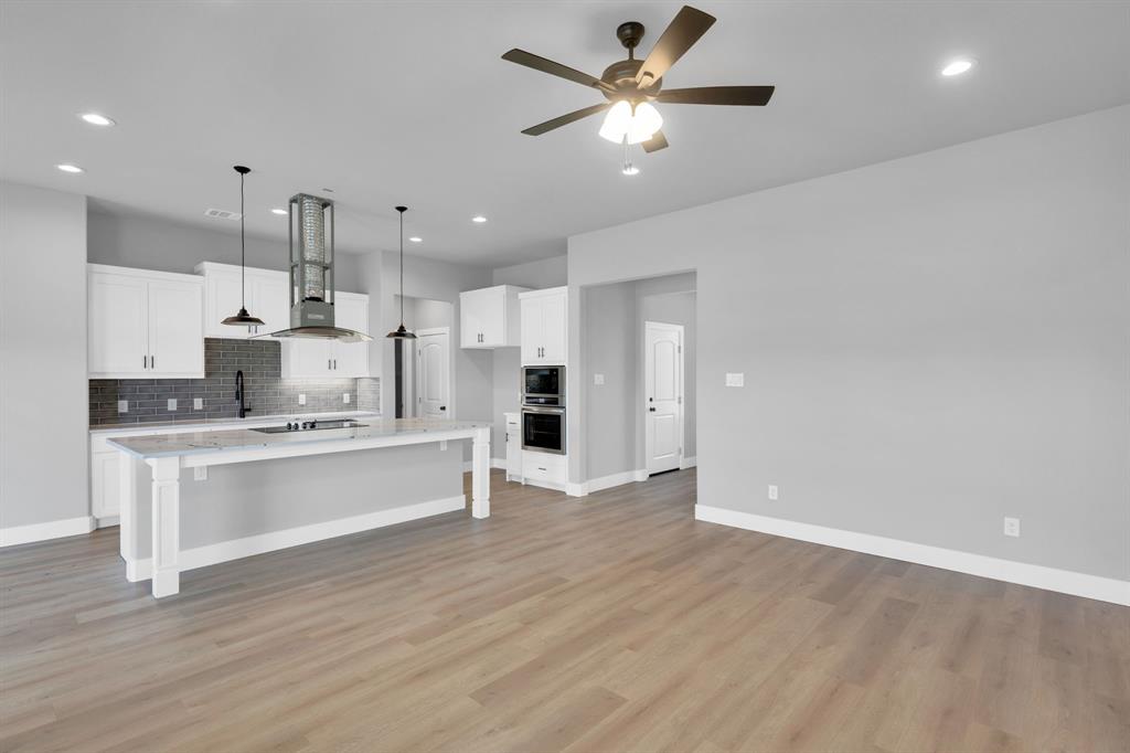 350 E Lamar Street