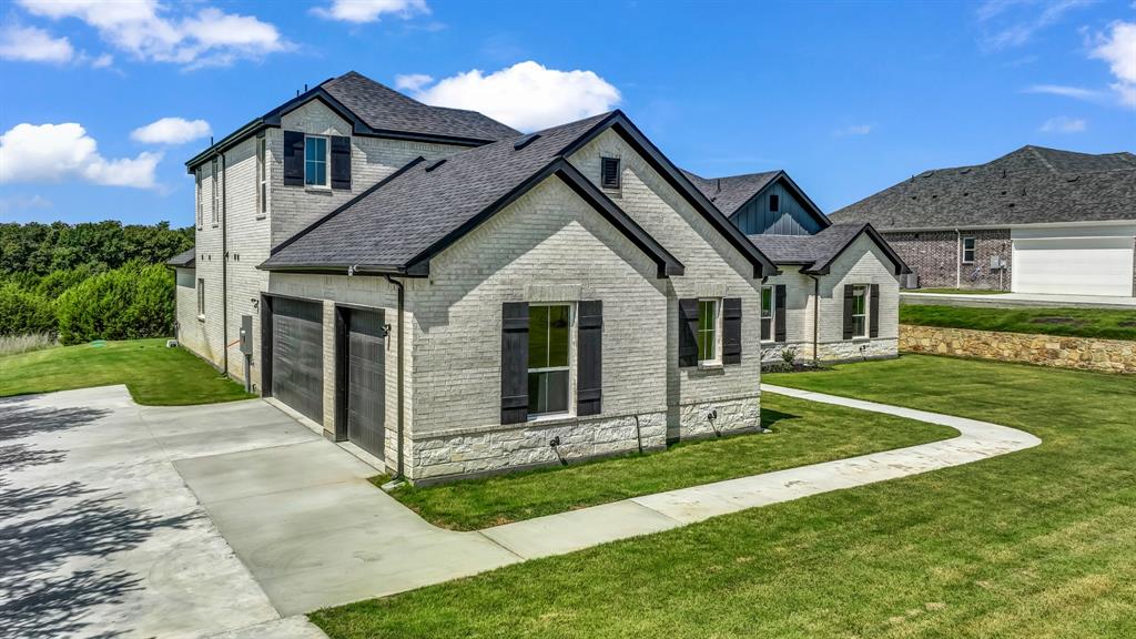 1045 Woodland Road