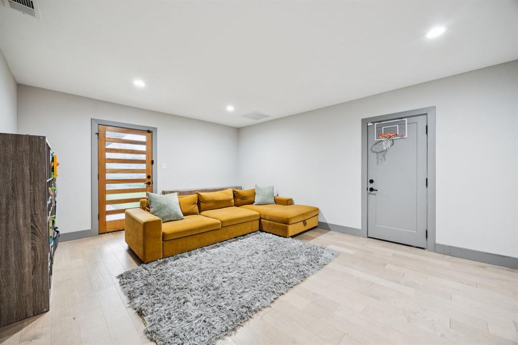 HILLCREST HOMES - Residential