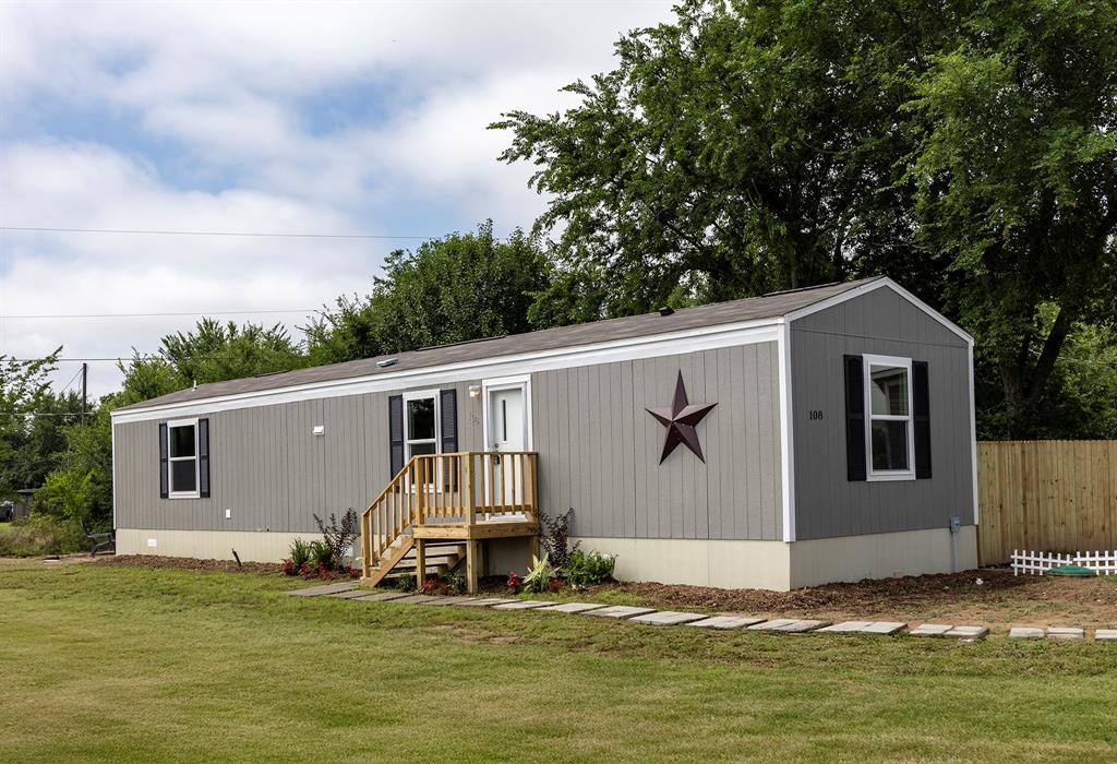 114,108 Saint Michaels Drive