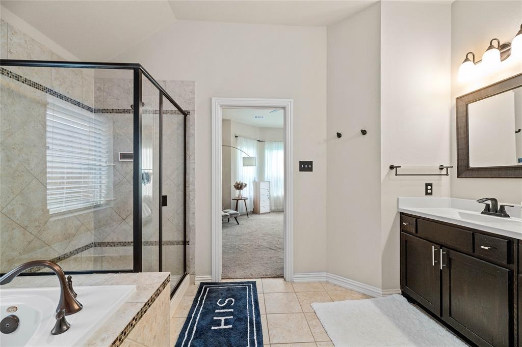 Dallas, Texas 75227, United States, 3 Bedrooms Bedrooms, ,3 BathroomsBathrooms,Residential,Pending,102284