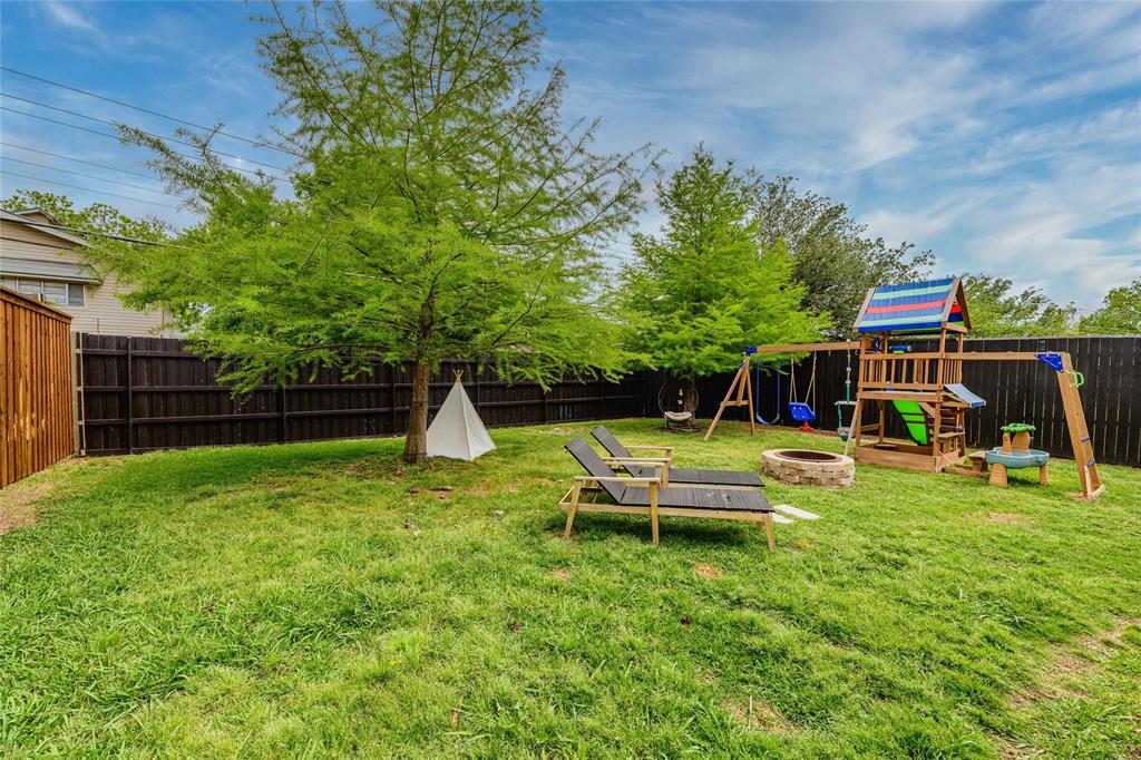 Dallas, Texas 75227, United States, 3 Bedrooms Bedrooms, ,3 BathroomsBathrooms,Residential,Pending,102284