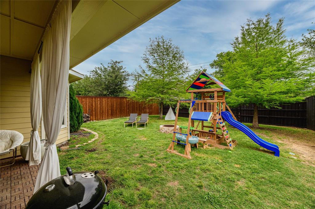 Dallas, Texas 75227, United States, 3 Bedrooms Bedrooms, ,3 BathroomsBathrooms,Residential,Pending,102284