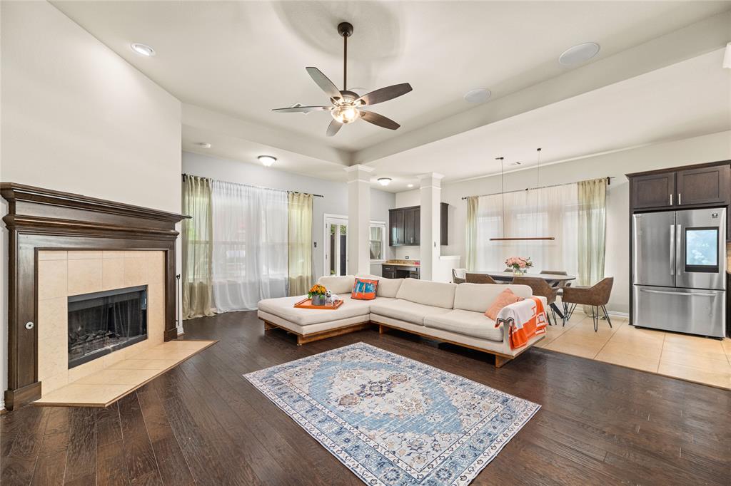 Dallas, Texas 75227, United States, 3 Bedrooms Bedrooms, ,3 BathroomsBathrooms,Residential,Pending,102284