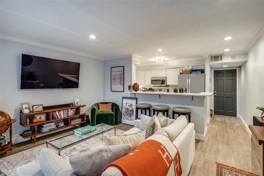 4411 Gilbert Avenue 12