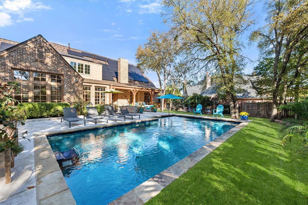 2112 Westchester Drive