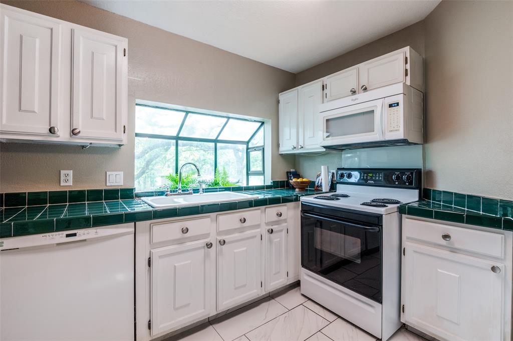 Manorhomes Of Wimbledon Condo - Residential