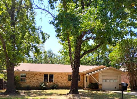 Photo of 2922 Stafford Drive, Denison, TX 75020 (MLS # 21362193)