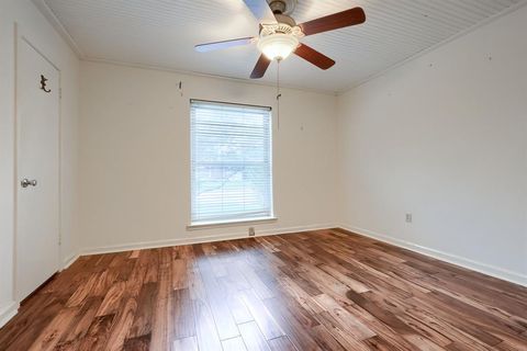 Tiny photo for 445 Trail View Lane, Garland, TX 75043 (MLS # 21244274)