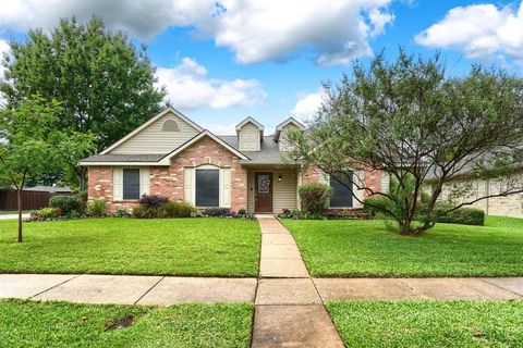 Tiny photo for 445 Trail View Lane, Garland, TX 75043 (MLS # 21244274)