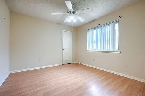 Tiny photo for 445 Trail View Lane, Garland, TX 75043 (MLS # 21244274)