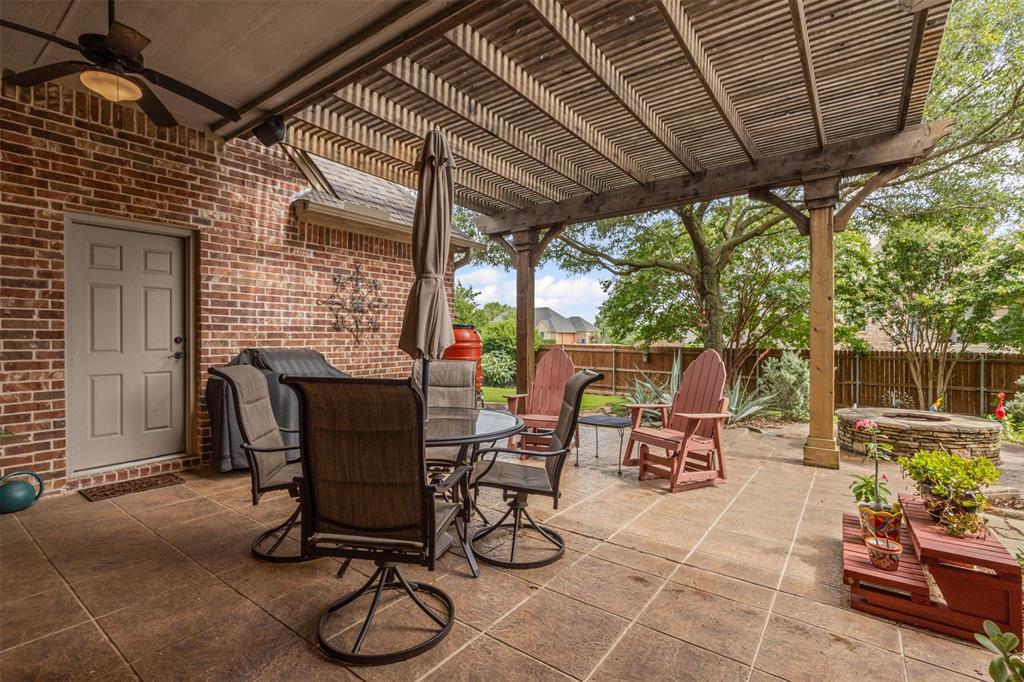 Burleson, Texas 76028, United States, 4 Bedrooms Bedrooms, ,4 BathroomsBathrooms,Residential,Pending,149665