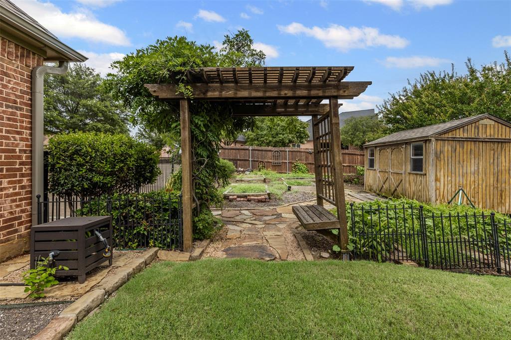 Burleson, Texas 76028, United States, 4 Bedrooms Bedrooms, ,4 BathroomsBathrooms,Residential,Pending,149665