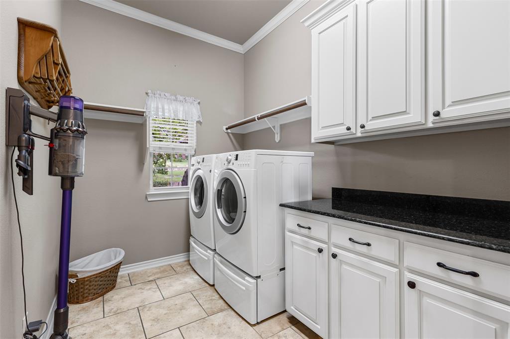 Burleson, Texas 76028, United States, 4 Bedrooms Bedrooms, ,4 BathroomsBathrooms,Residential,Pending,149665