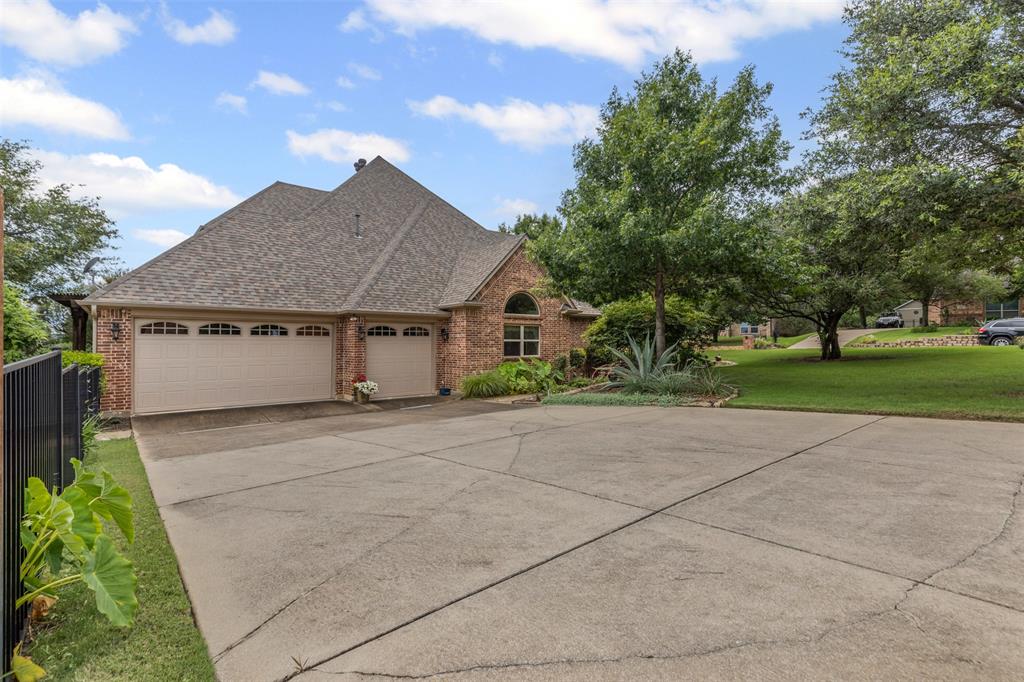 Burleson, Texas 76028, United States, 4 Bedrooms Bedrooms, ,4 BathroomsBathrooms,Residential,Pending,149665