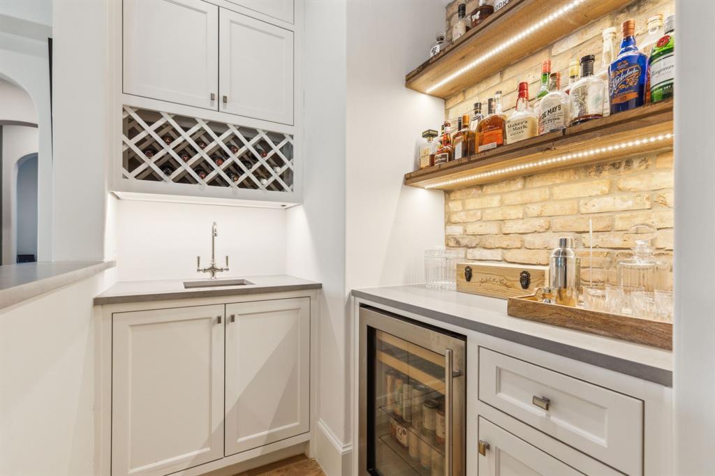 Bob-O-Links Downs - Residential