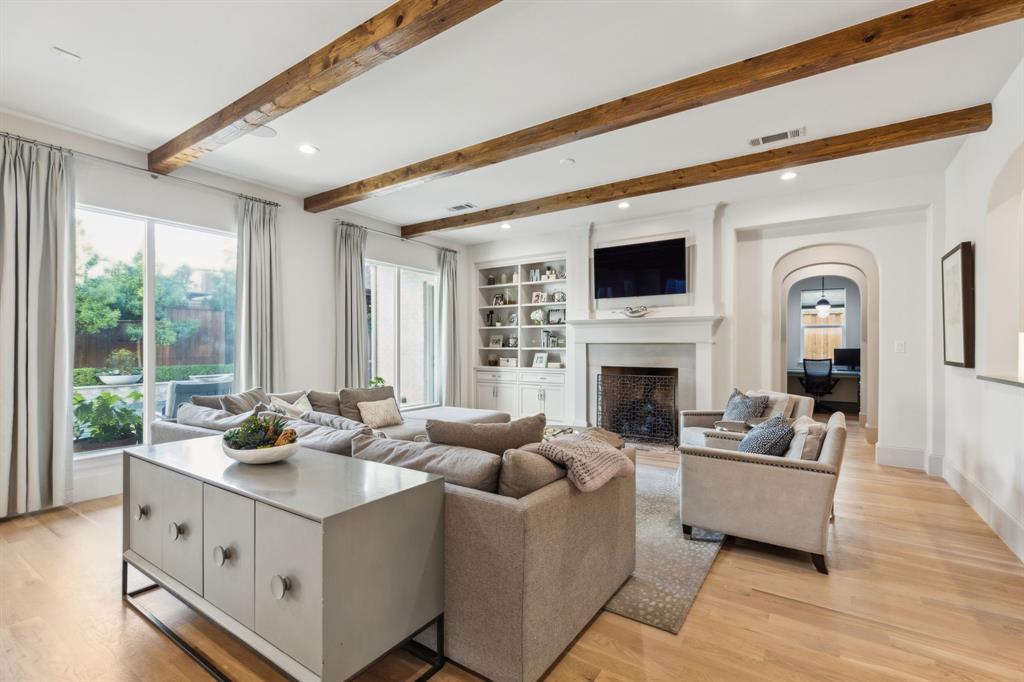 Bob-O-Links Downs - Residential